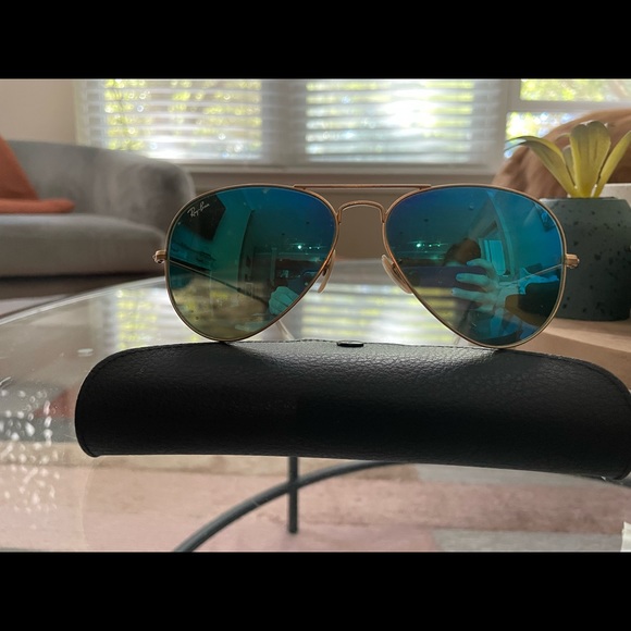 Ray Ban Blue Mirrored Aviators - Picture 1 of 3